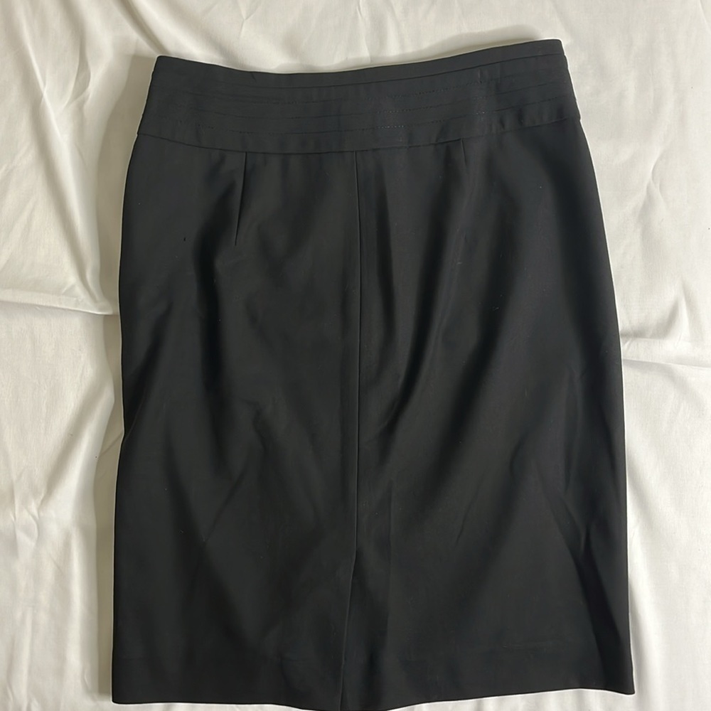 ⭐️ The Limited Black Collection black skirt- size 2 - Picture 3 of 4